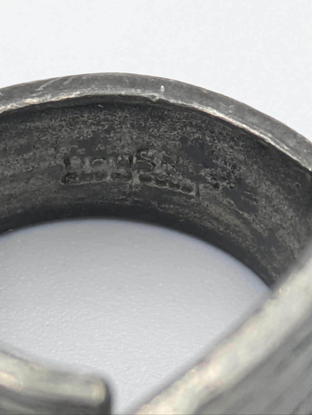 Signed modernist pewter and red glass cube ring - Picture 6 of 10